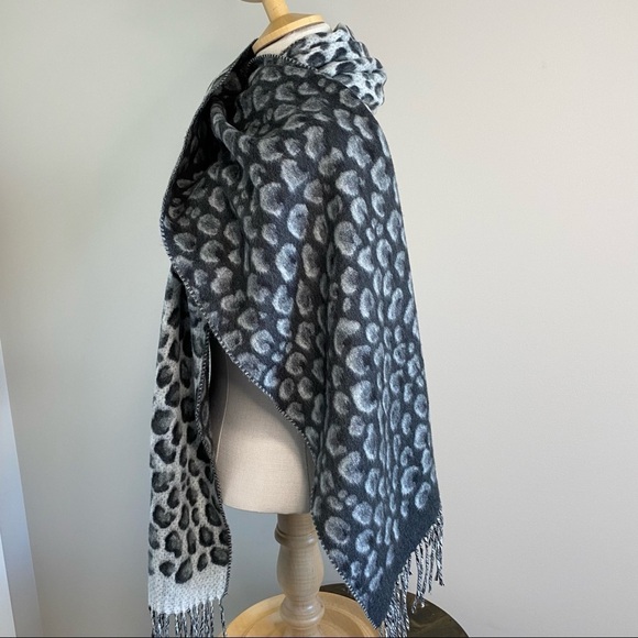 Gray Leopard Scarf - NWOT - 14.5X69" - Picture 5 of 5